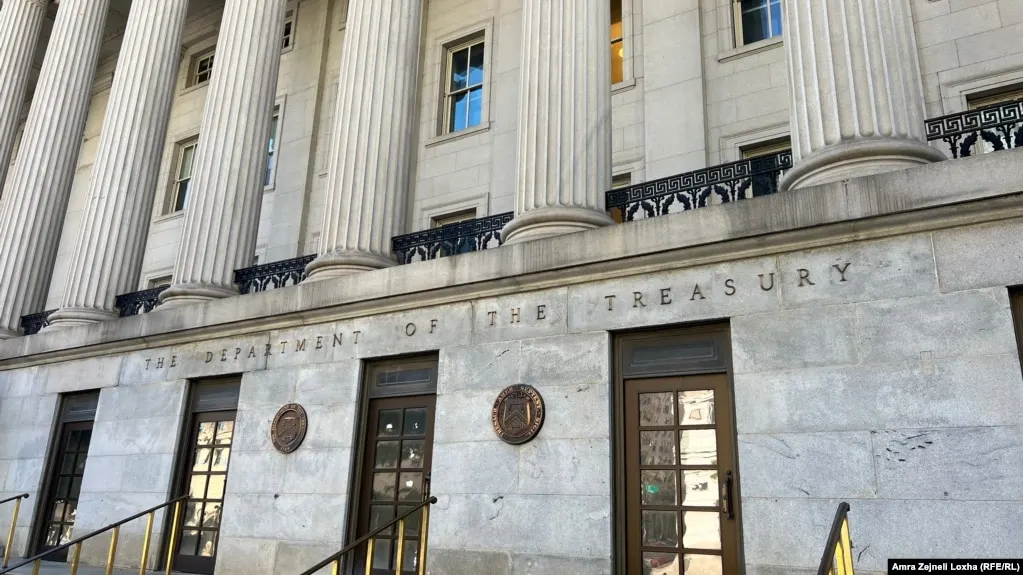 Министерство финансов США ввело новые санкции против физических и юридических лиц в Иране, Турции и ОАЭ, подозреваемых в участии в поставках оружия и беспилотников Тегерану и пополнении его ракетных запасов.