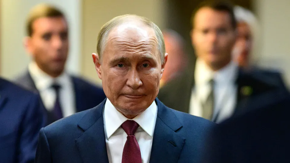 После серии ударов по нефтяному терминалу в Туапсе и распространения токсичного смога на сотни километров власти не дают развернутых публичных объяснений произошедшего, продолжая рабочие и протокольные мероприятия.