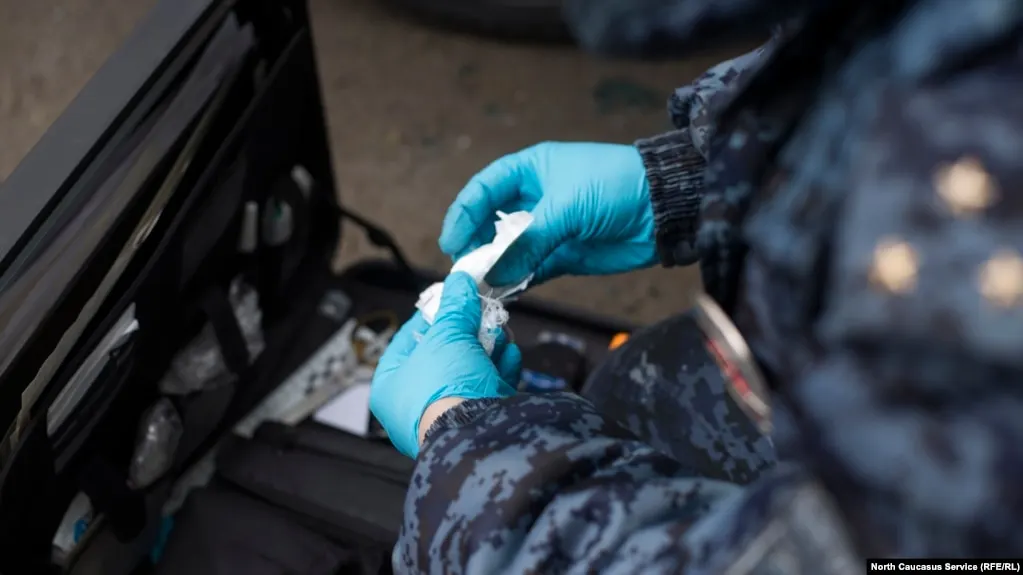 Кабинет министров согласен одобрить законопроект Верховного суда о смягчении наказаний за незаконный оборот наркотиков, если из него исключат норму о снижении максимальных сроков за хранение крупных партий.