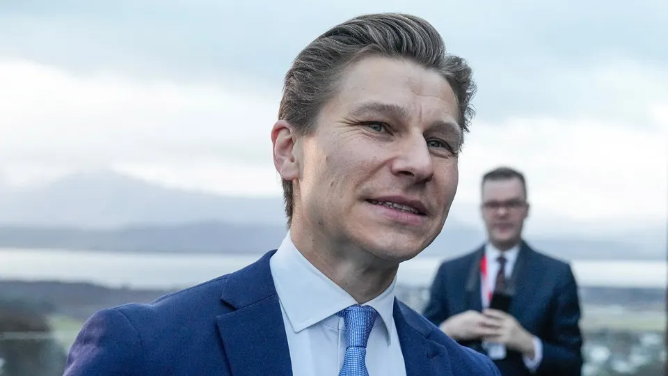 Правительство Финляндии предложило изменить Закон об атомной энергии и Уголовный кодекс, чтобы разрешить ввоз, транспортировку, поставку и хранение ядерного оружия в стране в рамках собственной обороны и обязательств по НАТО.