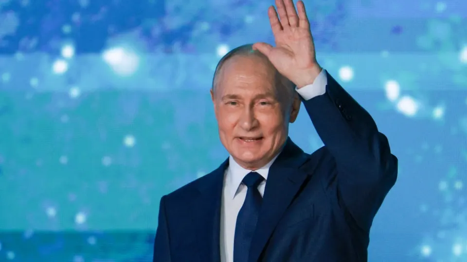 Президент Владимир Путин заявил, что во время ограничений мобильного интернета должны продолжать работать портал госуслуг, платёжные системы и сервисы записи к врачу, и поручил силовым структурам и правительству проработать такие механизмы.