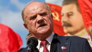 Лидер КПРФ Геннадий Зюганов заявил в Госдуме, что провал экономики может привести к повторению событий 1917 года, и отметил, что вопросы, поднятые блогером Викторией Боней в обращении к Владимиру Путину, коммунисты поднимают уже давно.