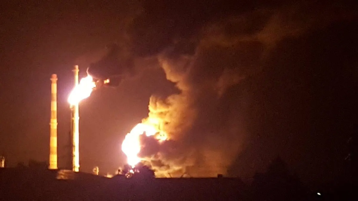 После атаки беспилотников в Нижегородской области крупнейший НПЗ NORSI частично остановил работу: выведена из строя основная установка первичной переработки, а в центральной России ряд заводов сократил производство или приостановил отдельные мощности.