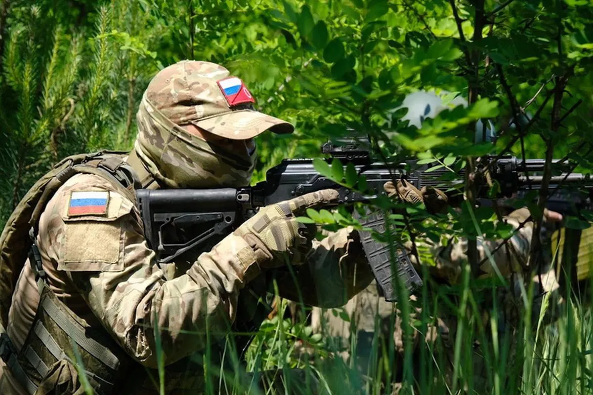 Институт по изучению войны предупреждает, что требования Кремля отдать ему весь Донбасc не соответствуют военной ситуации: темпы продвижения РФ замедлены, украинские укрепления, контратаки и удары средней дальности ставят под сомнение возможность полного захвата.