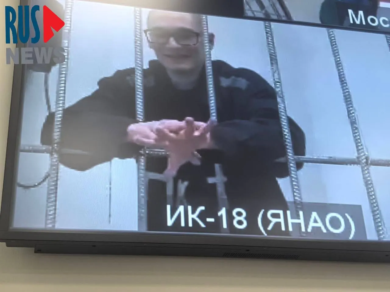 Суд не удовлетворил жалобу на бездействие следствия по делу математика Азата Мифтахова; адвокат не получил доступ к результатам судмедэкспертизы. Сам Мифтахов заявляет о пытках после этапирования в колонию ИК-18 в Харпе.