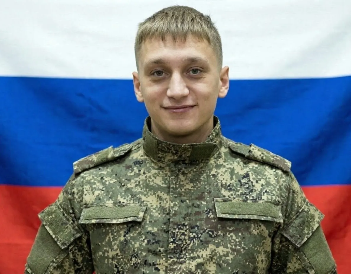 23-летний студент из Бурятии заключил контракт на службу в войска БПЛА и погиб под Луганском через три месяца; приёмная мать говорит, что студентов вербовали прямо в колледже.