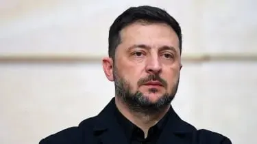 По словам Владимира Зеленского, российские силы продолжают боевые действия вопреки объявленным перемириям; Украина предупреждает о зеркальном ответе при возобновлении масштабной эскалации.