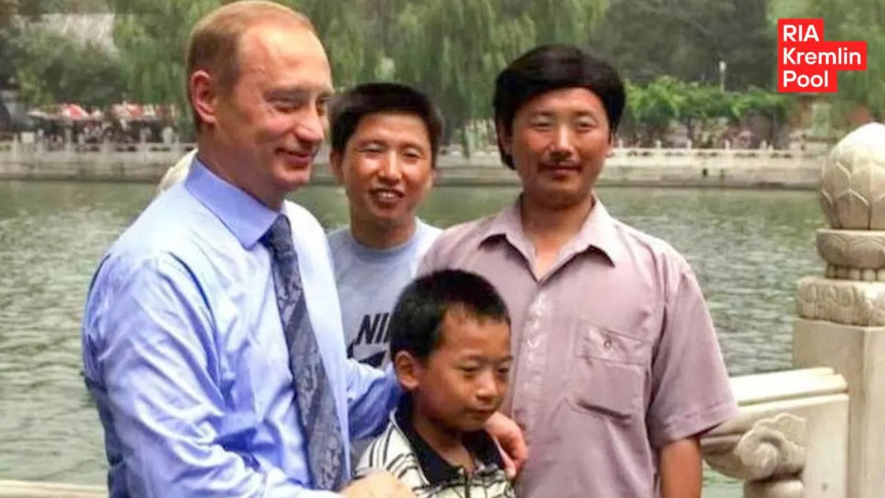 Молодой человек с фотографии двухтысячных рассказал, что учился в Москве и мечтал поделиться своими достижениями с президентом.