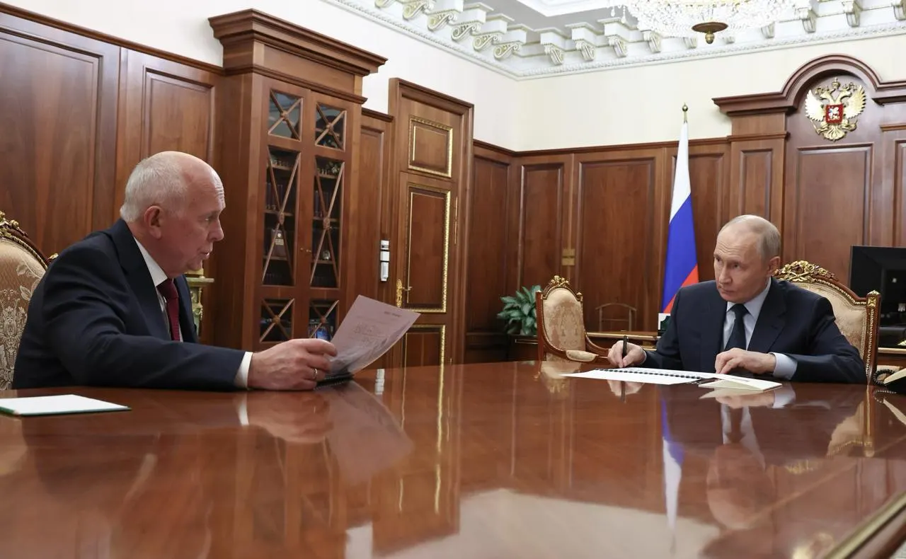 Руководство госкорпорации доложило президенту о задержках в производстве пассажирских самолётов: серийный запуск МС‑21 и «Суперджета‑100» ожидают не раньше следующего года, в этом году планируют получить сертификат только на Ил‑114‑300.