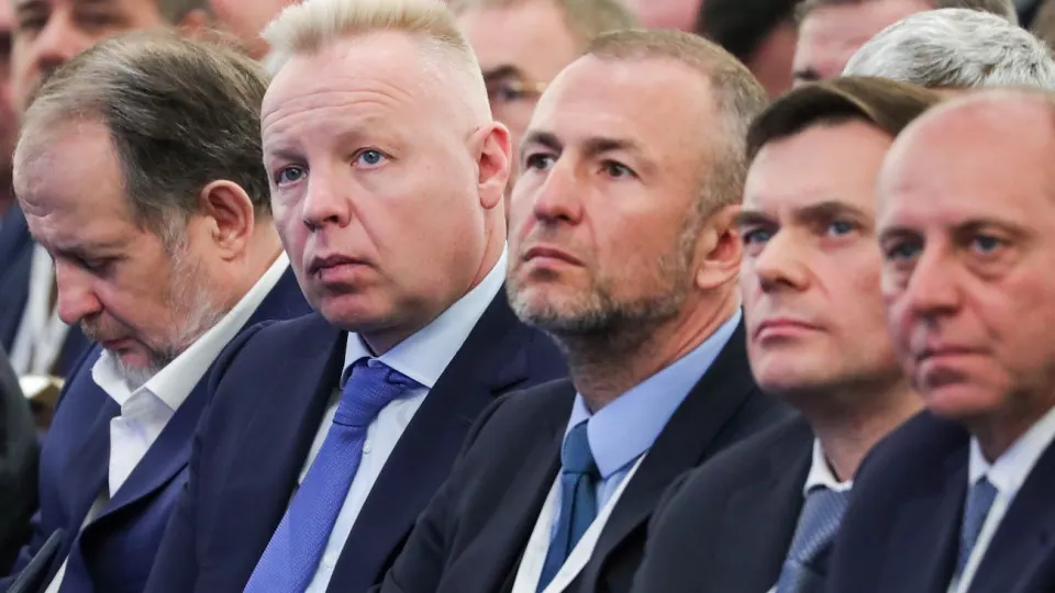 Крупное объединение предпринимателей предложило запретить публикацию судебных актов и сведений о сторонах в исках о возмещении убытков от санкций. Инициативу поддержал Минюст, её обсуждают в администрации, а Минэкономразвития предупреждает о рисках для инвестиционного климата.