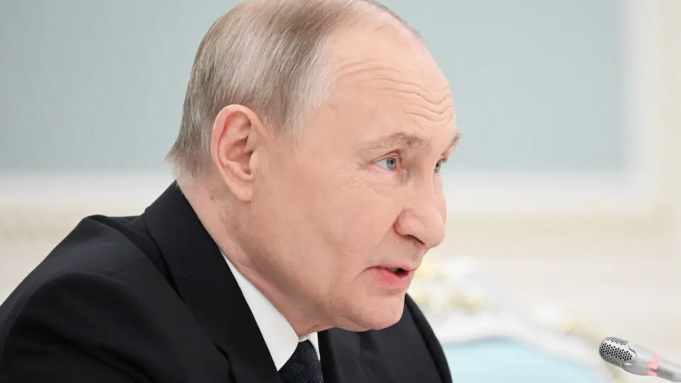 Власти ставят цель увеличить число иностранных студентов до полумиллиона к 2030 году — сейчас их более 300 тысяч. Параллельно усилилась вербовка иностранцев для участия в боевых действиях: по имеющимся оценкам, тысячи человек были завербованы, сотни погибли.