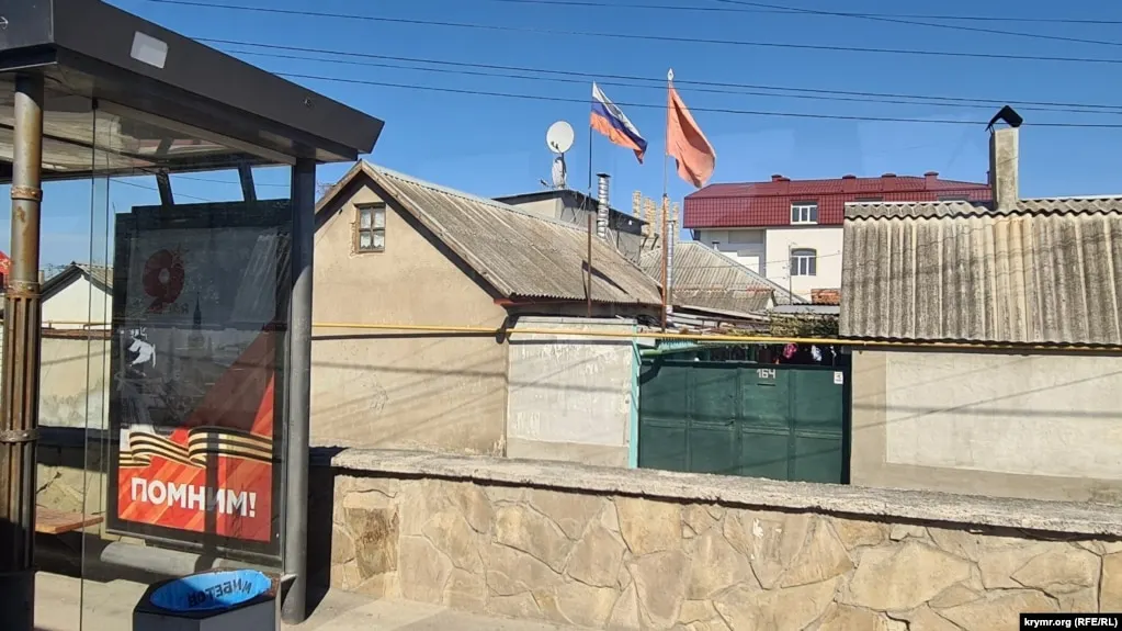 В результате ударов и атак беспилотников власти сообщают о погибших и раненых в Крыму, повреждениях в жилых районах и отражённых нападениях ПВО в ряде регионов.