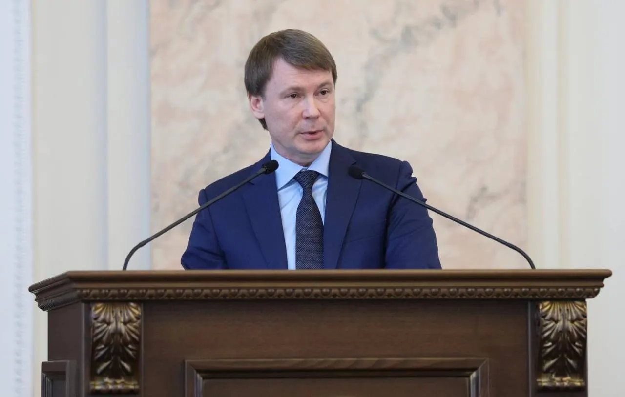 Компания «Краснодарзернопродукт», ранее связанная с экс-депутатом Законодательного собрания Краснодарского края Алексеем Сидюковым, передана в управление Росимущества после решения суда; в пакет изъятых активов вошли десятки компаний, жилые и коммерческие объекты, земельные участки и предметы роскоши.