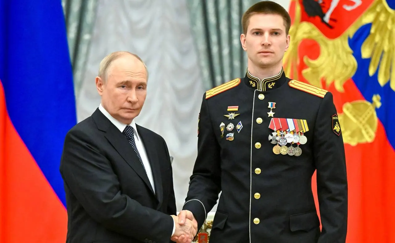 Подполковник из Сочи получил высшую государственную награду за проявленное мужество в ходе специальной военной операции — он дважды был ранен и лично уничтожил три танка «Леопард-2».
