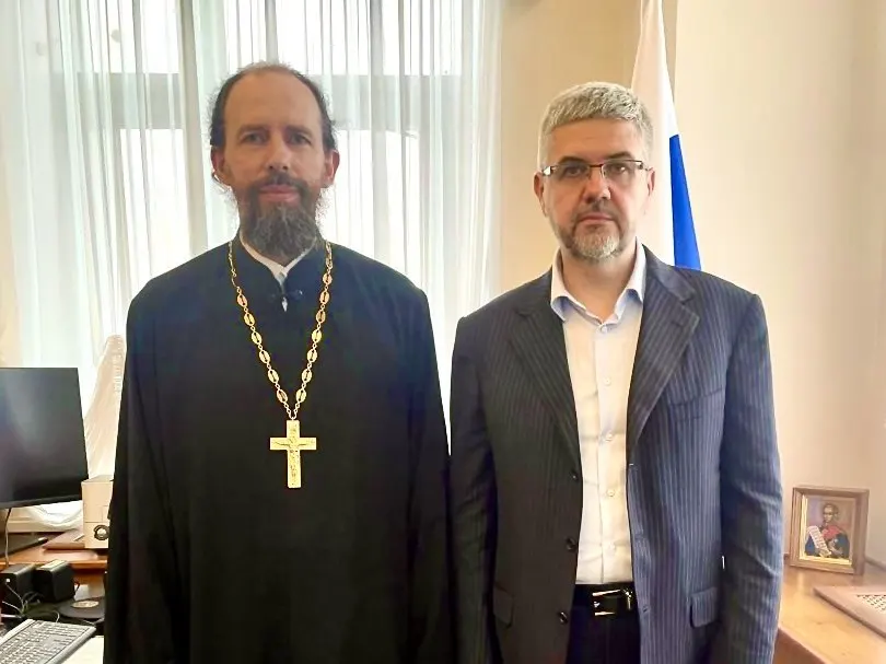 Заместитель министра юстиции заявил, что совместное проживание без официальной регистрации брака можно рассматривать как угрозу безопасности страны. По его словам, ведомство ведёт двухлетний мониторинг и готовит изменения в Семейный кодексе РФ.