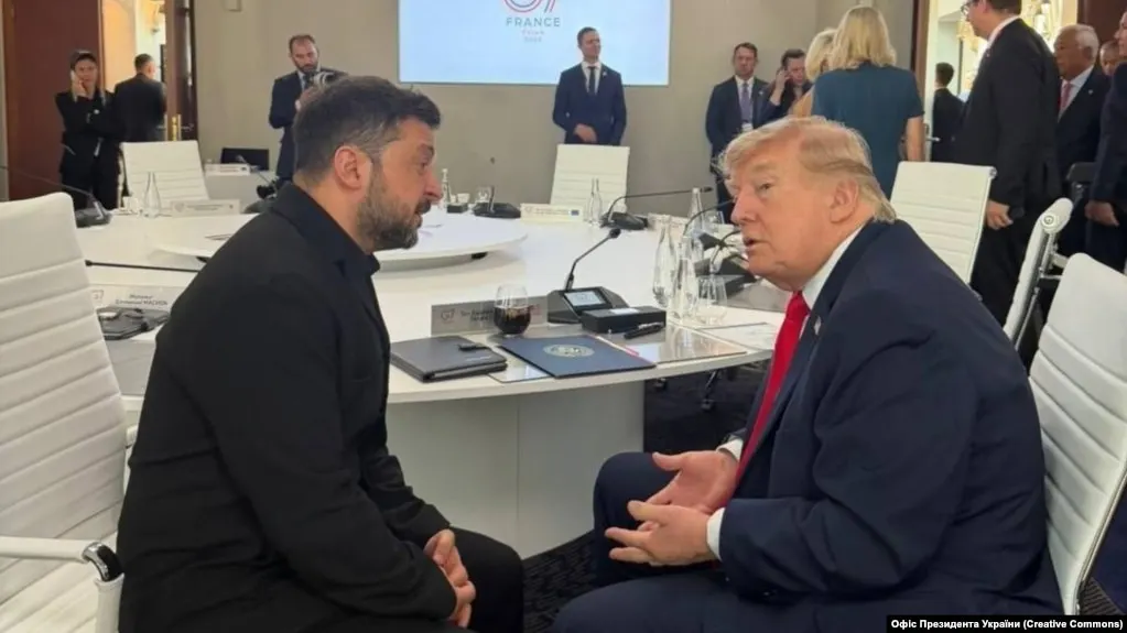 На саммите G7 в Эвиане лидеры согласились усилить давление на Россию, обсуждаются дополнительные санкции в энергетике и банковской сфере. Зеленский заявил о поддержке поставок ПВО и отметил, что Украина удерживает инициативу.