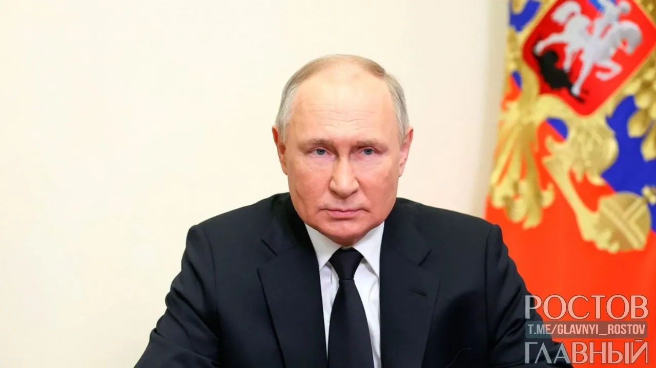 Президент распорядился, чтобы правительство и ФСБ гарантировали доступ к важным онлайн‑сервисам — системам медпомощи, «Госуслугам» и платёжным сервисам — даже при вводимых ограничениях.