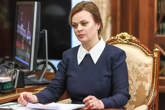 Указ о включении Анны Цивилевой в президиум Совета по стратегическому развитию опубликован на портале правовой информации. В открытых источниках отмечают её родственные связи с президентом и брак с министром энергетики Сергеем Цивилевым.