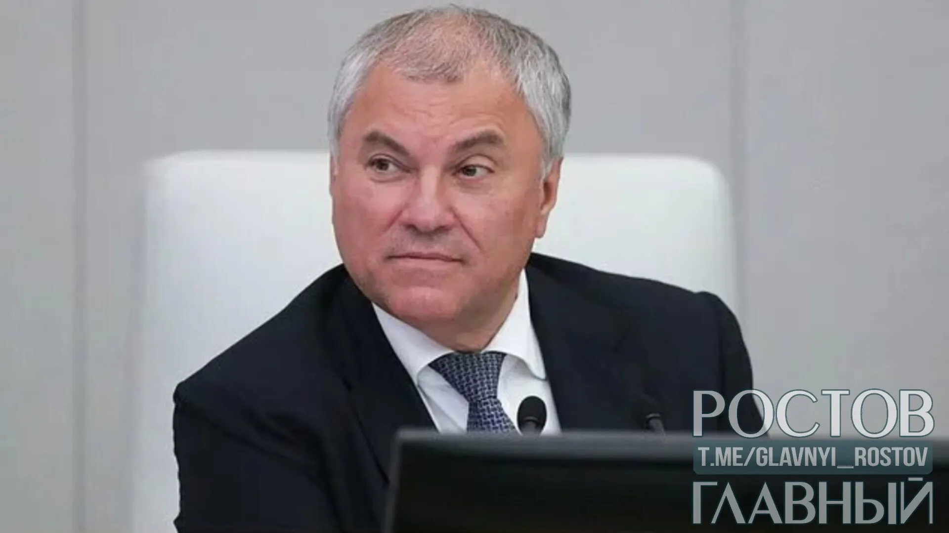По его словам, объединение воли и общее понимание помогут преодолеть сложности с бензином так же, как страна справлялась с другими экономическими вызовами.
