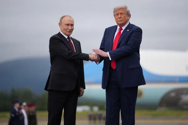 Дональд Трамп планирует переговоры с лидерами Украины и России в ходе саммита НАТО 7–8 июля — в повестке, в частности, обсуждение возможного прекращения войны между Россией и Украиной.