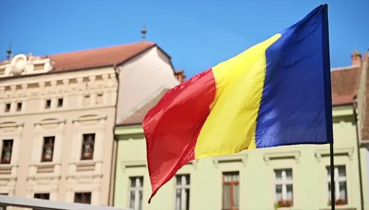 Румыния потребовала выезда российского дипломата после сообщений о сбитии трёх беспилотников и предъявлении обломков одного из них. Для консультаций также отозван румынский посол в Москве.