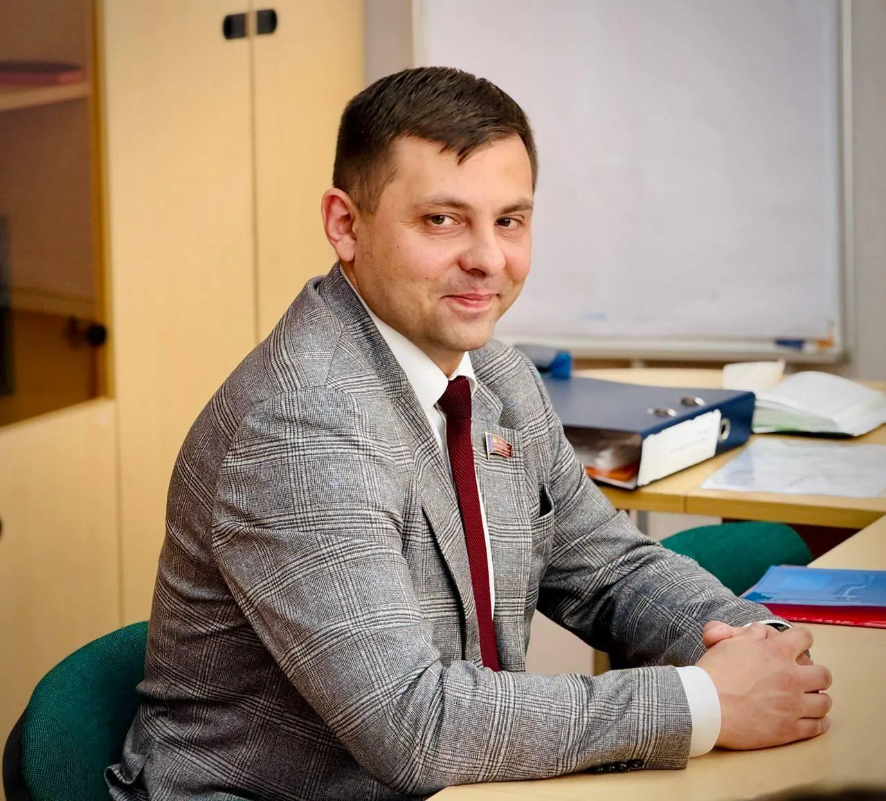 Избирком Коми квалифицировал публикацию кандидата КПРФ во «ВКонтакте» как агитацию, что повлекло штраф и возможное возбуждение дела за использование должностного положения.