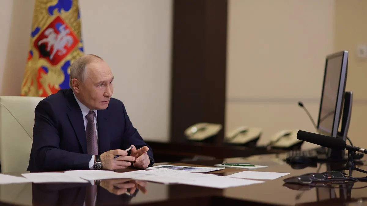 Указ позволяет вводить временное внешнее управление на критически важных объектах, если владельцы не принимают меры по обеспечению их безопасности.