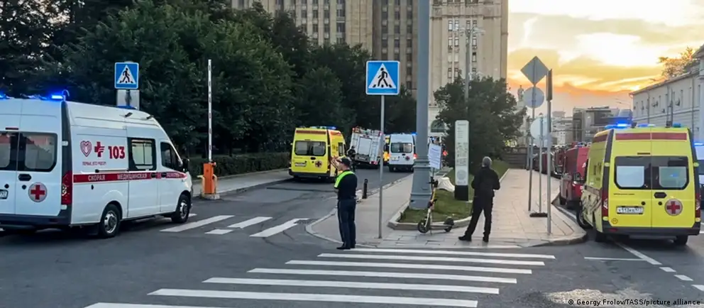 Вечером 1 августа на Кудринской площади прогремел взрыв у ресторана Balzi Rossi. Следствие рассматривает версию покушения на главнокомандующего ВКС Александра Чайко; есть погибшие и пострадавшие, возбуждено дело по статье о теракте.