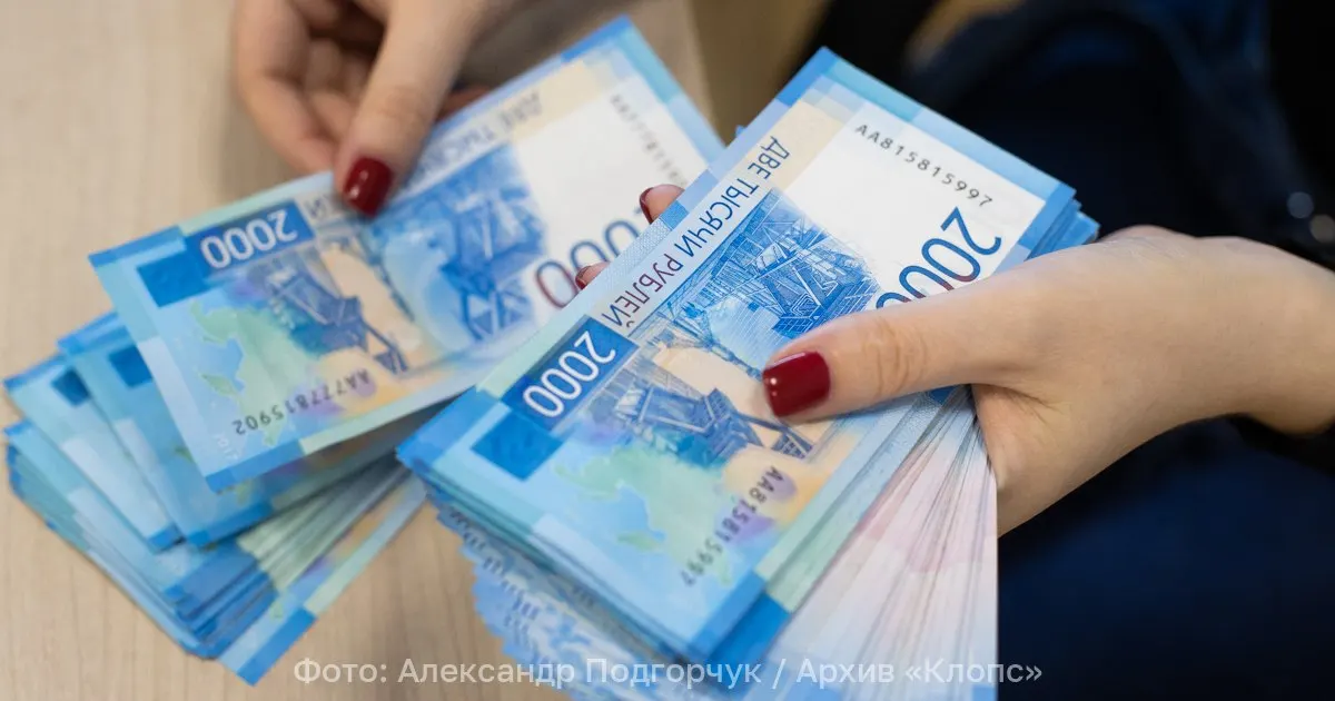 Законопроект обязывает родителей выплачивать алименты детям, обучающимся очно в вузах и колледжах, до 23 лет. По словам авторов, мера призвана обеспечить доступ к образованию.