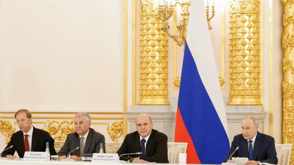 Государство обсуждает способы поддержки участников боевых действий и требования к работодателям по сохранению рабочих мест для ветеранов.