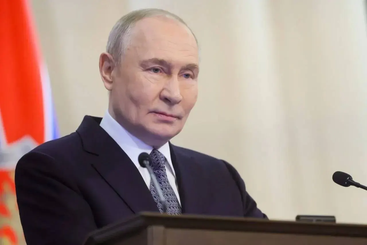 Президент поздравил десантников и ветеранов Воздушно‑десантных войск, отметил их мужество в ходе специальной военной операции и выразил уверенность в их вкладе в обороноспособность страны.