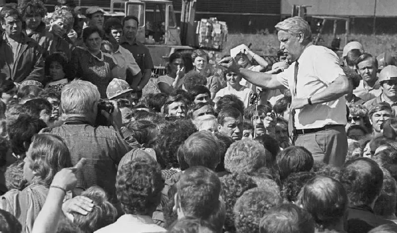 Как в начале 1990‑х годов республики России добились суверенитета и как центр пытался сохранить единство страны.