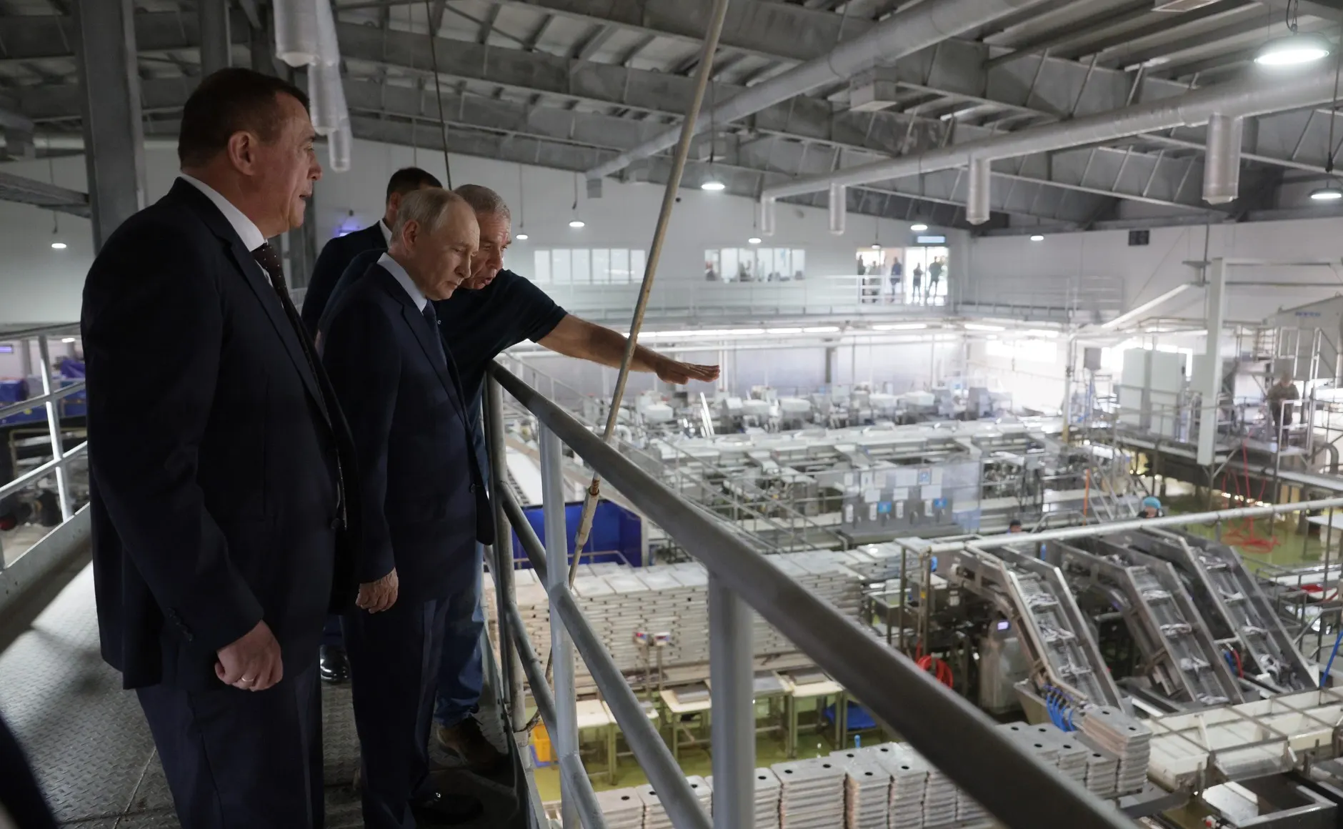 После визита на Итуруп разгорелся спор вокруг принадлежности Южных Курил между Россией и Японией.