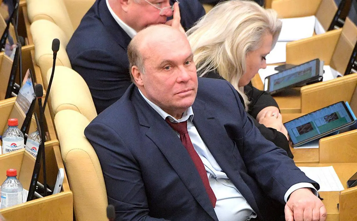 Депутат Колесник назвал сообщения о возможной мобилизации слухами и заявил, что их распространяют иностранные спецслужбы, чтобы запугать россиян.