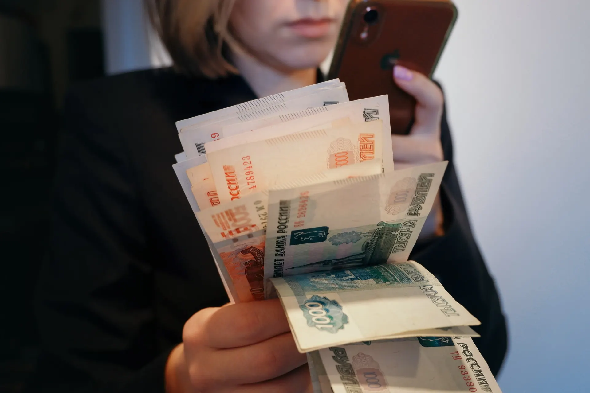 Разбор причин замедления экономики: ставка ЦБ не главный фактор, влияющий на инвестиции и рост.