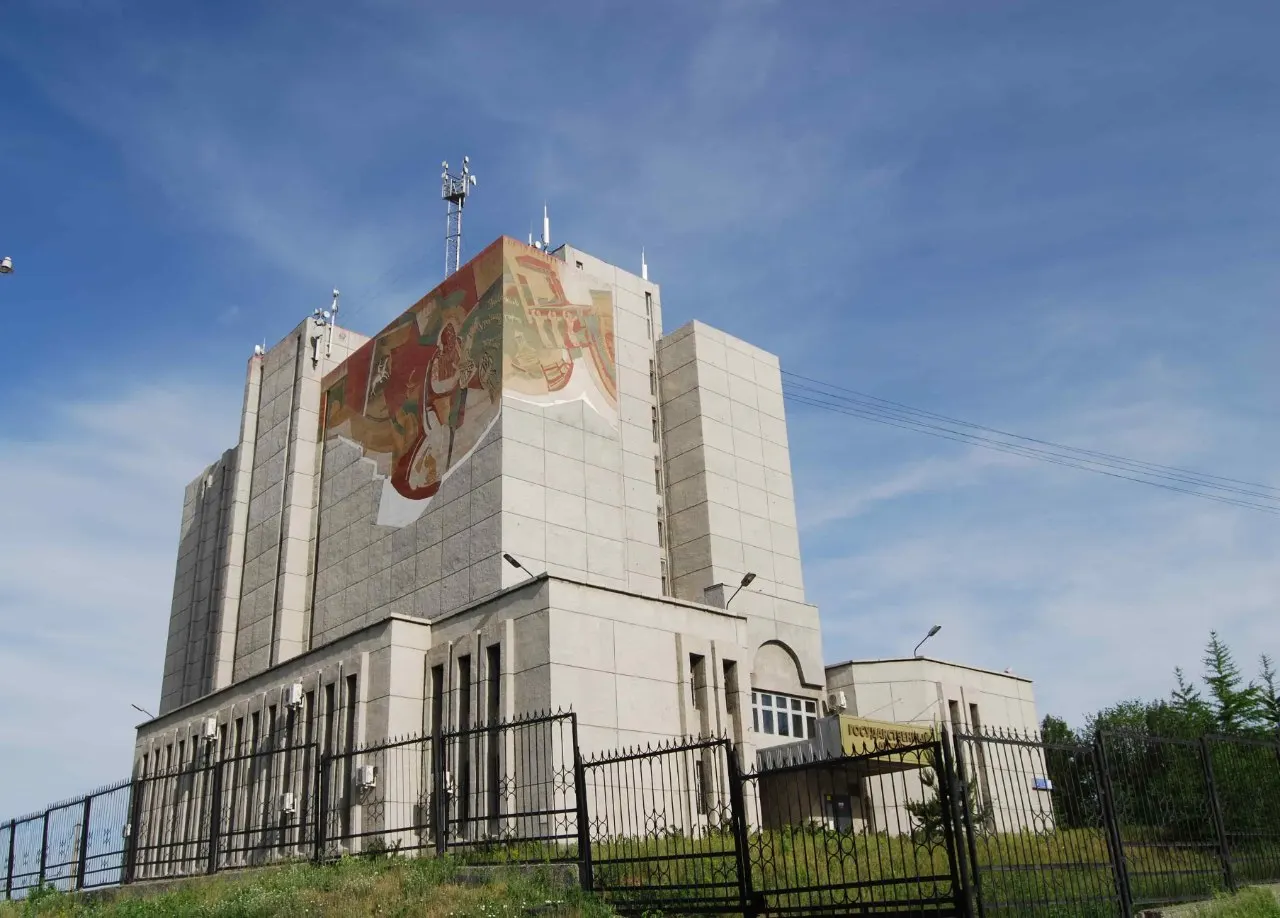 Новые правила позволяют закрывать несекретные материалы архивов ФСБ и МВД, что усложняет исследование советских репрессий.