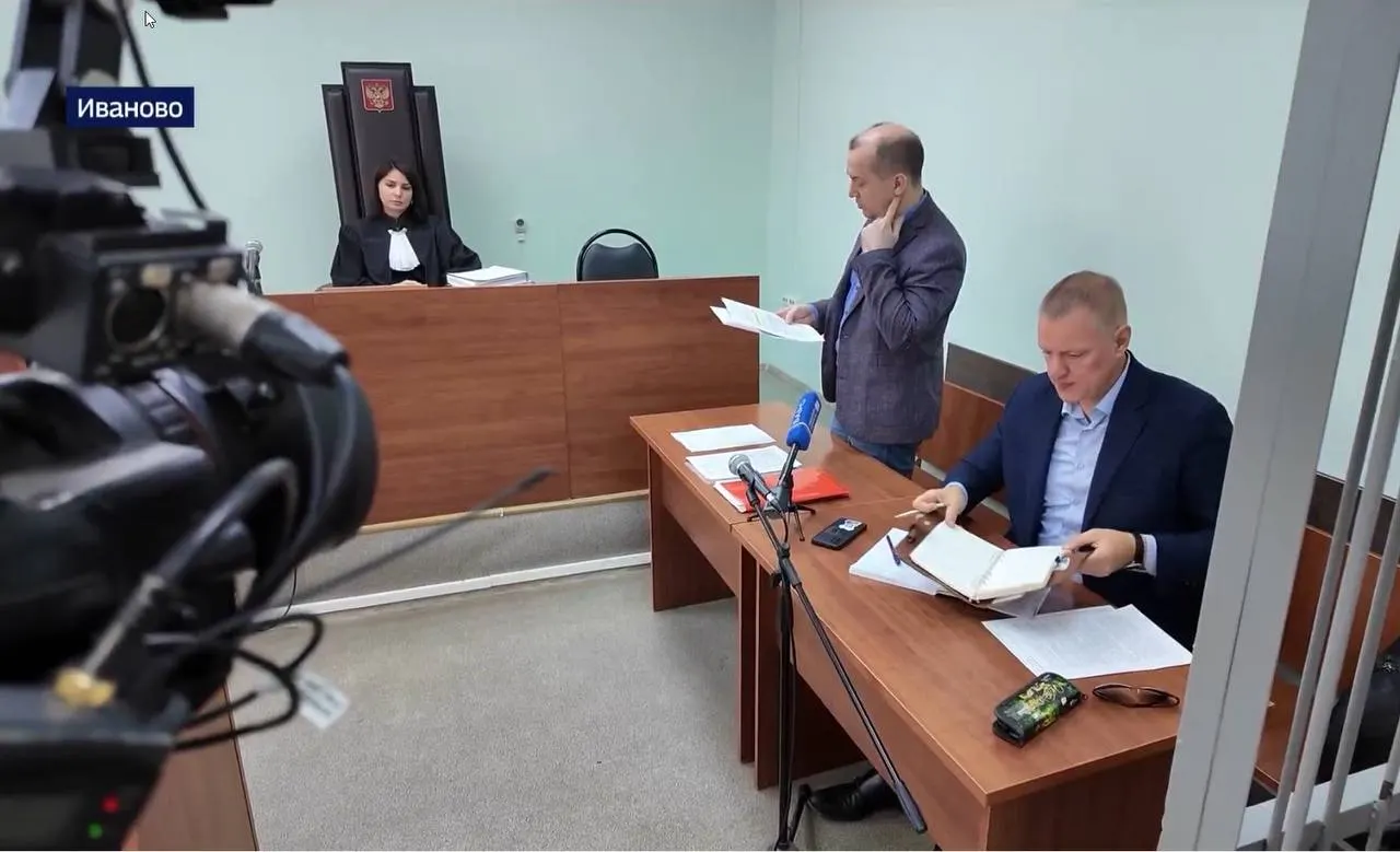 Журналист пытался добиться возбуждения дел против сотрудников МВД; в публикациях поднимался вопрос поддержки родственников бойцов СВО, что стало предметом расследования.