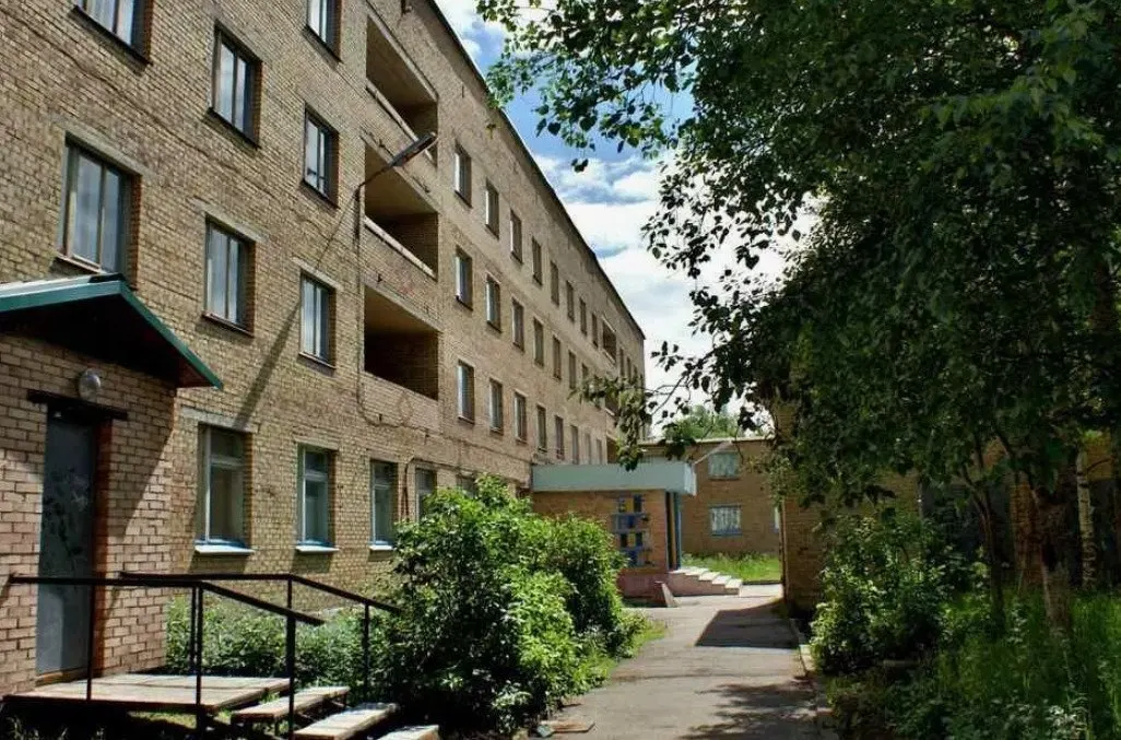 Родители воспитанников подали иск об оспаривании ликвидации учреждения; заседание суда состоялось 1 октября 2026 года, решение не принято.