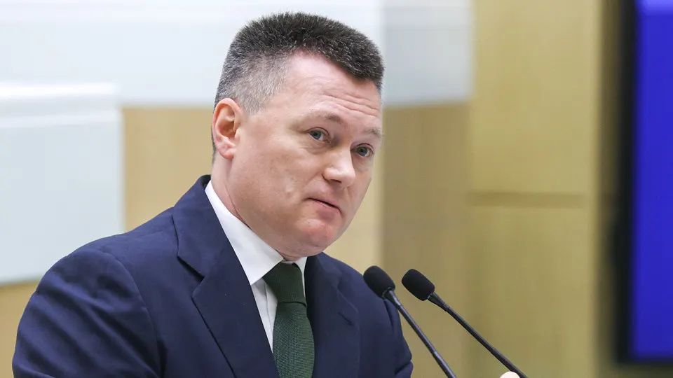 Российские власти намерены поддержать китайский бизнес, усилить судебное сотрудничество и обсудить вопросы киберпреступлений и коррупции, при этом инвестиции Китая в Россию снизились на фоне конфликта в Украине.
