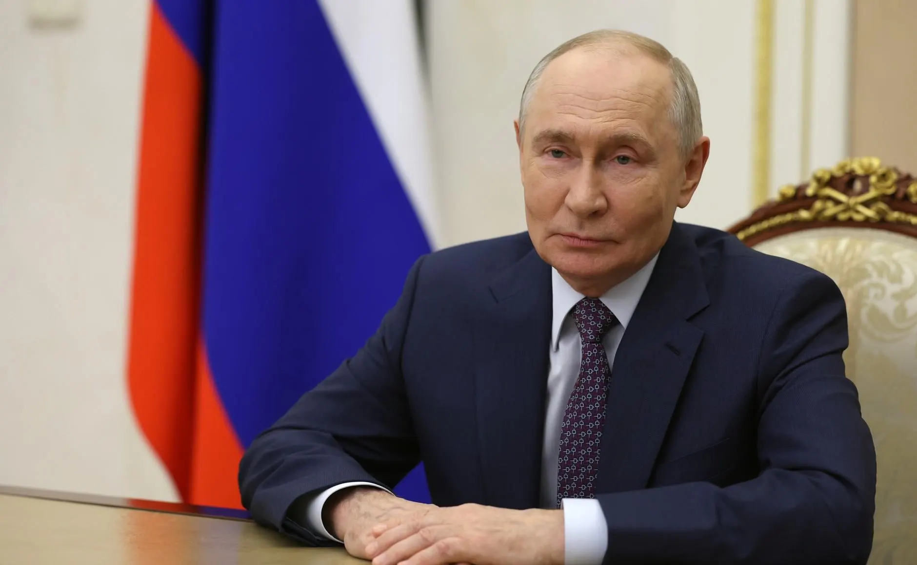 Президент поздравил педагогов по всей стране и подчеркнул важность их труда в развитии общества.