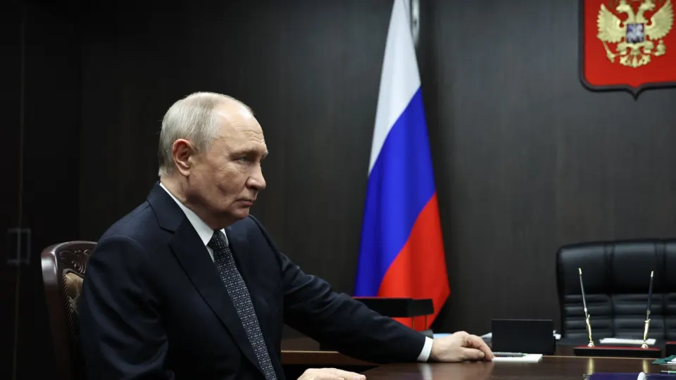 Путин сообщил о возобновлении контактов на уровне трехсторонних переговоров и обсуждении архитектуры безопасности после мирного урегулирования на Украине.